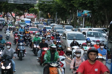 Cầu vượt tạm 2 làn xe có 'hạ nhiệt' giao thông cửa ngõ Tân Sơn Nhất ?