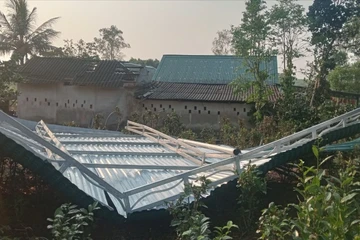 Dông lốc liên tiếp ở Quảng Trị gây nhiều thiệt hại