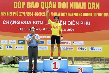 Phạm Lê Xuân Lộc đoạt lại áo vàng ở chặng đua quyết định