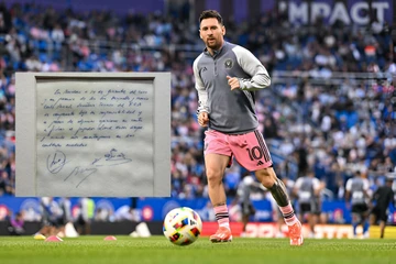 Giao kèo trên khăn giấy của Messi thu về gần 1 triệu USD