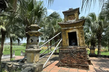 Tháp bút Kình Thiên trong Khu di tích Trạng Trình Nguyễn Bỉnh Khiêm có nguy cơ đổ