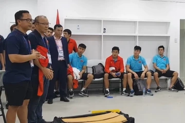 Thầy Park nói gì với cầu thủ U-22 Việt Nam trong phòng thay đồ