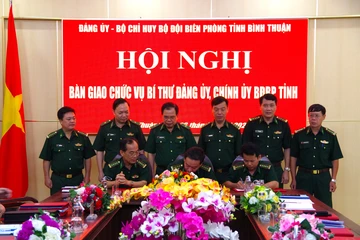 Bàn giao chức vụ Bí thư Đảng ủy, Chính ủy BĐBP tỉnh Bình Thuận