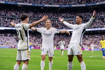 Real Madrid vô địch La Liga, bị cấm tiệc tùng