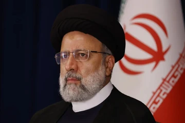 Trực thăng chở tổng thống Iran gặp sự cố, chưa rõ tình hình 