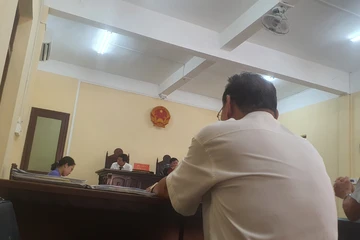 Vụ cựu chủ tịch tỉnh Cà Mau kiện đòi nhà: VKS đề nghị chia cho bị đơn 35,5%