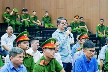 Vợ ông Phạm Thái Hà nộp Huân chương Lao động để xin giảm án cho chồng