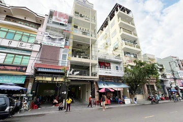 Kỷ luật cảnh cáo bác sĩ giới thiệu bệnh nhân đi khám, mua thuốc bên ngoài