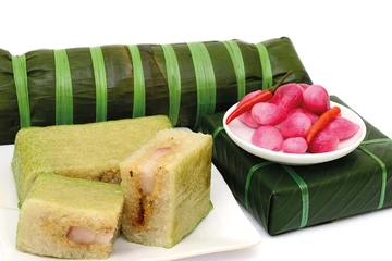 Bánh chưng, bánh tét và năm con Trâu