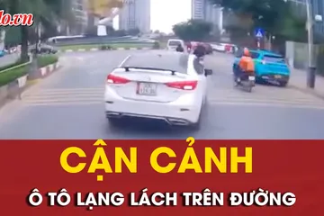 Video: Ô tô lạng lách, cản trở xe khác trên đường ở Hà Nội