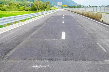 Vì sao 13km tuyến cao tốc Vân Phong - Nha Trang vẫn chưa được thông xe?