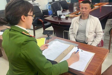 Vụ tài xế biểu hiện lạ sau tai nạn lật xe Santafe : Tạm giữ hình sự tài xế 