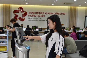 TP.HCM: Phường Thủ Đức giảm 80% thời gian nhập liệu nhờ robot