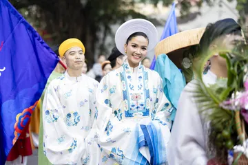 800 người mặc Việt phục, tái hiện nghi lễ cưới triều Nguyễn