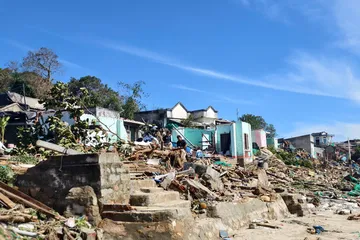  Làng chài Xuân Thạnh tan hoang sau bão số 13
