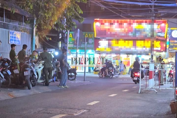 Bắt nghi phạm mặc đồ xe ôm công nghệ dùng dao đâm chết người trên đường ở TP.HCM