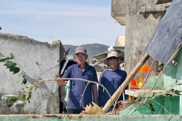 Đi sơ tán về nhà đã sập, 60 năm chưa thấy cơn bão nào khủng khiếp như vậy