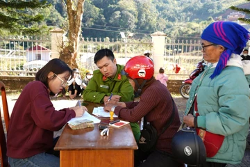 Quảng Ngãi: Xã Tu Mơ Rông hoàn tất chi trả quà Tết cho người dân