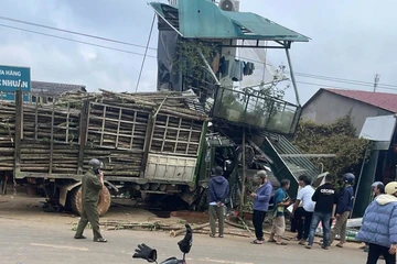 Nguyên nhân ban đầu vụ xe tải lao vào nhà dân làm 1 bé trai tử vong