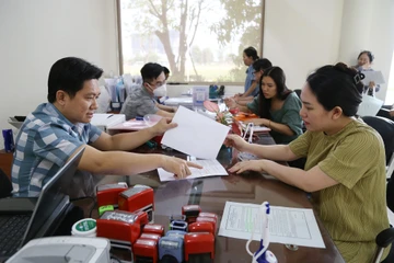 Đề xuất bảo lưu tiền lương trong 6 tháng, bố trí nhà ở công vụ cho cán bộ sau sáp nhập