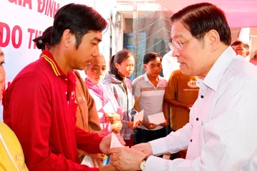 Trưởng Ban Nội chính Trung ương: Cần đề xuất giãn nợ, xóa nợ với người dân vùng lũ