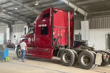 Doanh nghiệp vận tải tìm cách đáp ứng tiêu chuẩn khí thải mới nhưng hợp 'túi tiền'