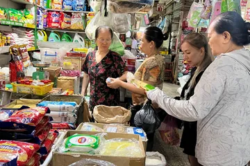 Không vội vàng biến 7.000 chợ truyền thống thành siêu thị, trung tâm thương mại