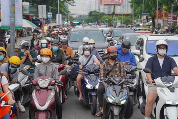 Đề xuất lùi thời gian hạn chế xe xăng vào trung tâm TP.HCM 