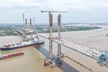 Chùm ảnh: Công trường cầu Phước Khánh tất bật thi công trước ngày hợp long