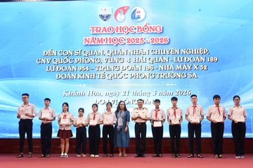 Quỹ học bổng Vừ A Dính: Trao 288 suất học bổng cho con em cán bộ, chiến sĩ Hải quân