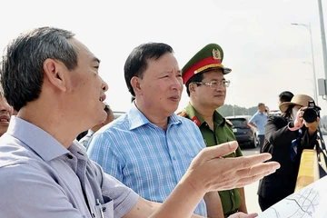 Lãnh đạo UBND tỉnh Đồng Nai thị sát các dự án giao thông trọng điểm