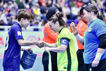 Tuyển Thái Lan "rửa mặt" cho madam Pang sau 2 năm sóng gió và được thưởng 65 ngàn USD