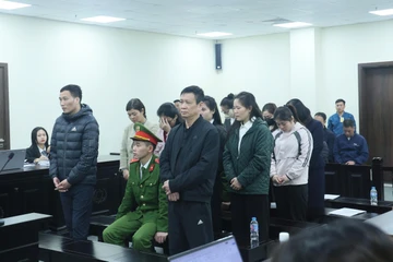 Đang xét xử đường dây buôn lậu vàng và trốn thuế trị giá hơn 1.208 tỉ đồng