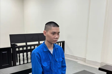 Mâu thuẫn chuyện mua xe, đem xăng đến đốt nhà người bán xe