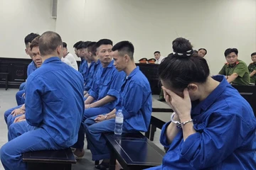 Tòa tuyên án đường dây lừa đảo mạo danh Huấn Hoa Hồng