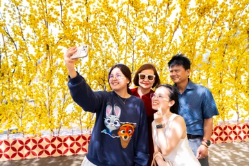 Giá vé máy bay tăng cao, du khách 'đắn đo' khi lên kế hoạch du lịch dịp lễ 30-4