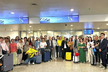 Đoàn du khách Việt hơn 70 người mắc kẹt ở Trung Đông về nước an toàn