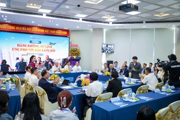 Hàng không triển khai đồng loạt giải pháp để vượt bão giá xăng dầu