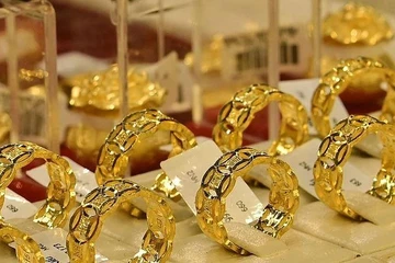 Giá vàng giảm mạnh, nhà đầu tư đu đỉnh lỗ 25 triệu đồng mỗi lượng