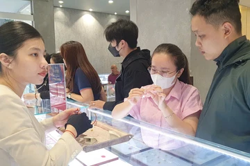 Gỡ nút thắt thị trường vàng: Mở cửa nhập khẩu, được vay vàng trong dân