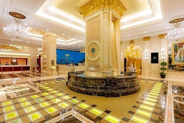 ​Giá vàng đắt đỏ, khách sạn 'cạy' vàng trang trí đem bán