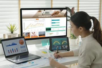 Bảo hiểm ‘2 trong 1’ bùng nổ: Minh bạch quyết định đường dài