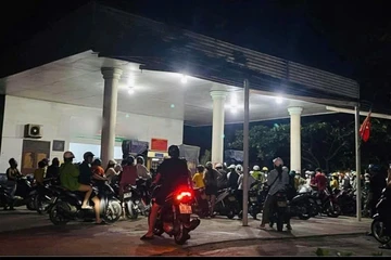 Đặc khu Phú Quý hết xăng dầu do thời tiết xấu