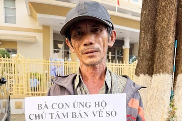 Mất 6 triệu đồng, người đàn ông bán vé số nhận lại món quà bất ngờ