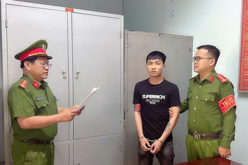 Thiện bị công an truy nã, khi xuất hiện tại địa phương thì bị bắt giữ. Ảnh: CA