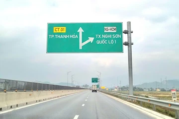 Xem xét điều chỉnh tốc độ với từng loại xe trên cao tốc 4 làn, chưa có làn dừng khẩn cấp liên tục