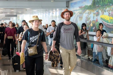 Phần lớn không phận Trung Đông đóng cửa, nhiều chuyến bay từ Việt Nam tiếp tục huỷ