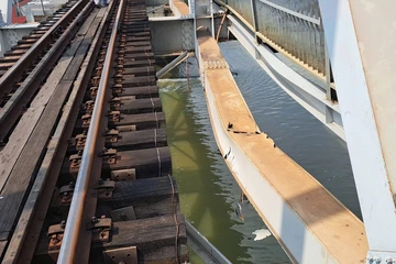 Yêu cầu làm rõ trách nhiệm vụ sà lan tông cầu Ghềnh