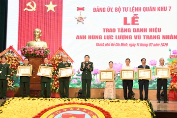 Quân khu 7: Trao tặng, truy tặng danh hiệu Anh hùng LLVT nhân dân đến 7 cá nhân 