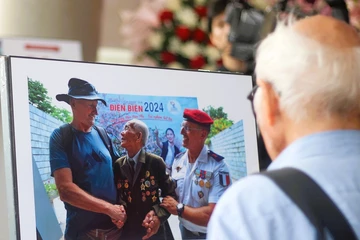 Những hình ảnh xúc động trong Lễ Kỷ niệm 70 năm Chiến thắng Điện Biên Phủ 